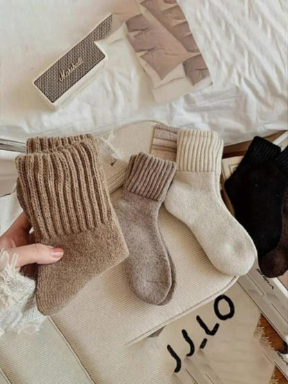 Everea Mid-Calf Fall Socks